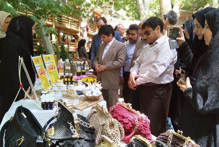افتتاح بازارچه اشتغال بانوان طرقبه شاندیز