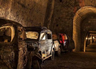 تونلی فراموش شده در ناپل، پارکینگ ماشین های قدیمی
